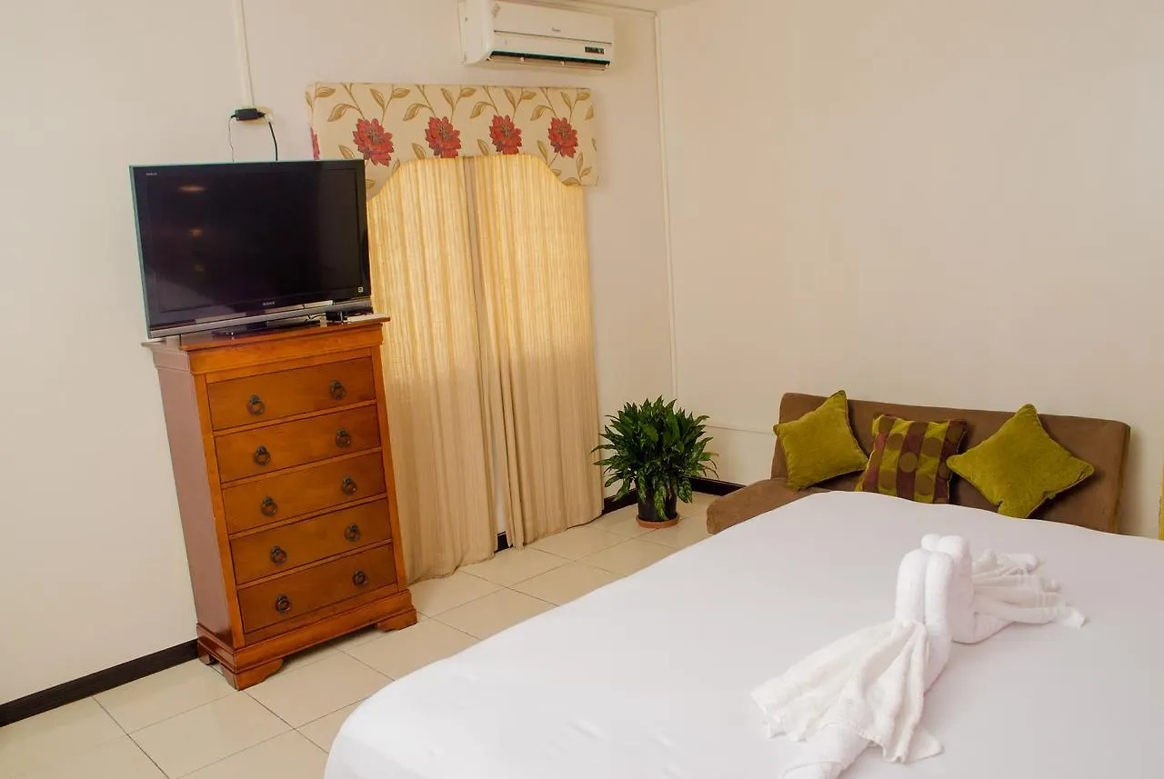 Crescent Court Hotel Kingston 0*,  Jamaica